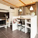 4 Star In Dronningmølle