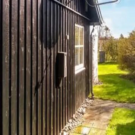 4 Star In بيت للعطل Dronningmølle