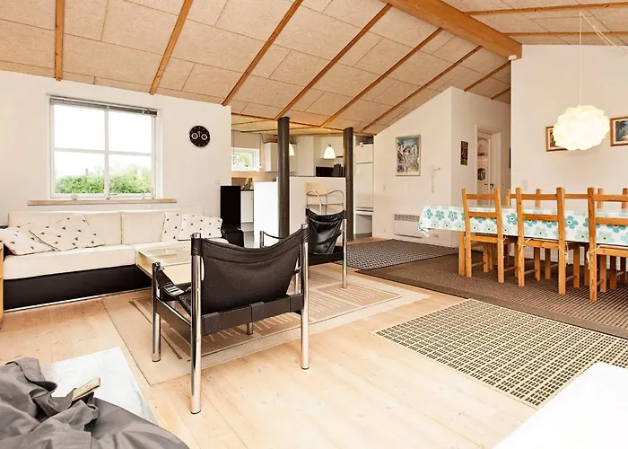 度假居 6 Person In Dronningmolle-by Traum *